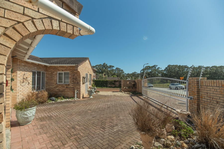3 Bedroom Property for Sale in Summerstrand Eastern Cape